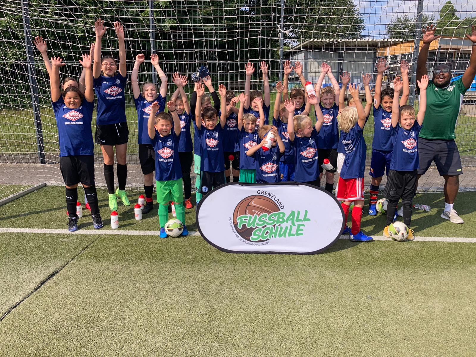 Sommer-Camp der Fussballschule Grenzland in Schonnebeck mit 19 Kids post thumbnail image